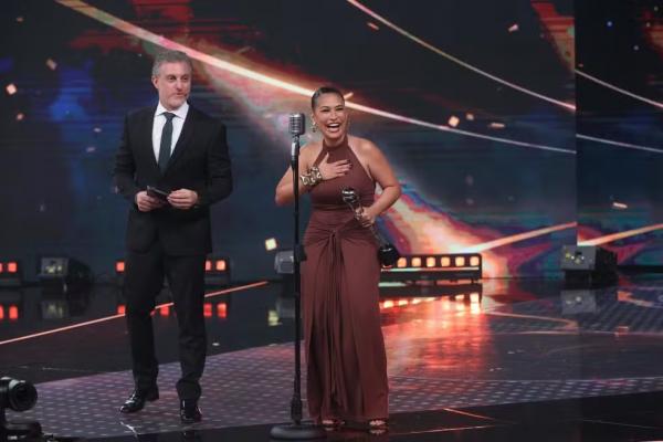 Simone Mendes vence a categoria Música do Ano.(Imagem:Globo/Beatriz Damy)