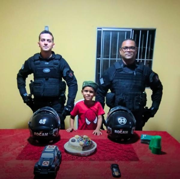 Policiais da ROCAM realizam sonho de admirador mirim em Floriano.(Imagem:Reprodução/Instagram)