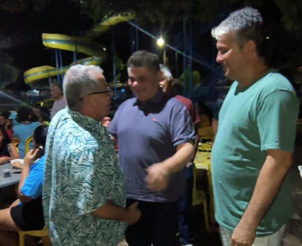  Deputado Fábio Xavier participa do carnaval de Floriano ao lado do líder político Maurício Bezerra.(Imagem:Divulgação)