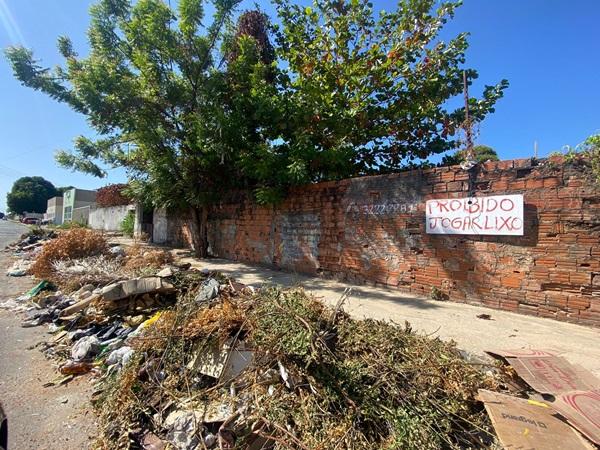 Lixo acumulado em uma rua de Teresina(Imagem:Jonas Carvalho/ Portal ClubeNews)