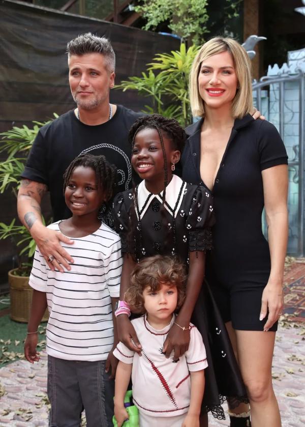 Giovanna Ewbank, Bruno Gagliasso, Titi, Bless e Zyan.(Imagem:Roberto Filho/ Brazil News)