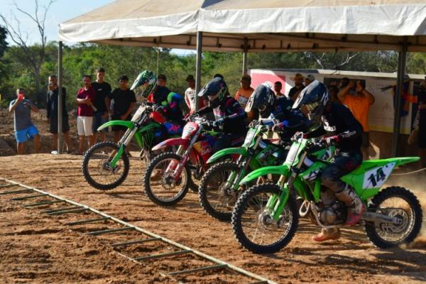 Em incentivo ao esporte, Prefeitura Municipal apoia o 2º Motocross de Aniversário de Floriano.(Imagem:Secom)