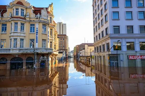 Chuvas intensas em 2024 fecharam o comércio e escolas no Rio Grande do Sul (Imagem:Gustavo Mansur/Palácio Piratini)