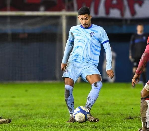 Volante Murilo em ação pelo Barra-SC (Imagem:Arquivo Pessoal)