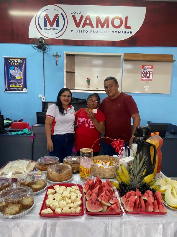 Loja Vamol em Floriano celebra o Dia das Mães com café da manhã especial para colaboradoras e clientes.(Imagem:Divulgação)