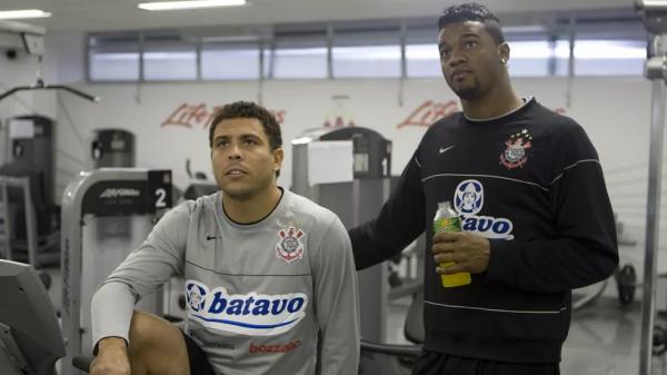 Felipe ao lado de Ronaldo no Corinthians em 2009.(Imagem:Daniel Augusto Jr /Ag. Corinthians)