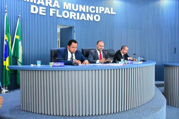 Câmara de Floriano realiza duas sessões na abertura da primeira quinzena de outubro.(Imagem:CMF)