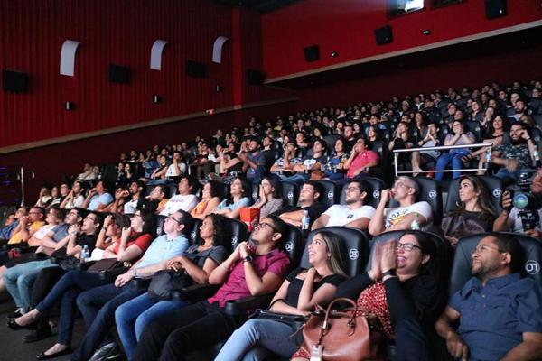 Novo decreto abre cinemas, casas de espetáculos e amplia horário de lojas para às 22h(Imagem:Divulgação)