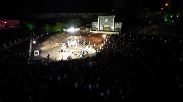 Paixão de Cristo de Floriano atrai caravanas de diferentes cidades e estados.(Imagem:Divulgação/Paixão de Cristo de Floriano)