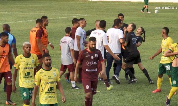 Téncico do Desportivo Ferroviária foi demitido após jogo do Estadual.(Imagem:Reprodução/TVE ES)