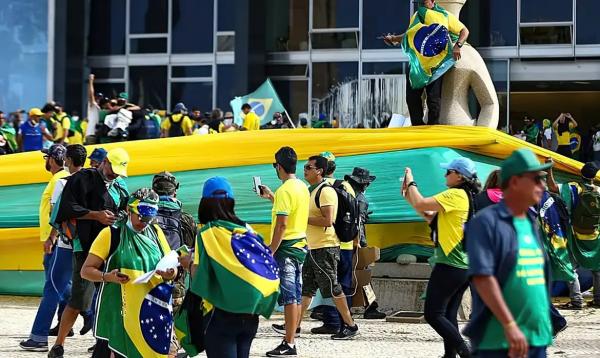 Manifestantes invadem o Congresso, o STF e o Palácio do Planalto em 08 de Janeiro de 2023.(Imagem:Marcelo Camargo/Agência Brasil)