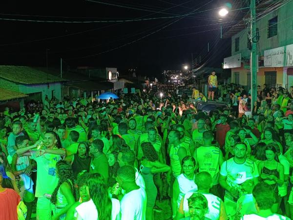 Arrastão do Povão leva multidão às ruas de Barão de Grajaú com muita festa e animação.(Imagem:FlorianoNews)