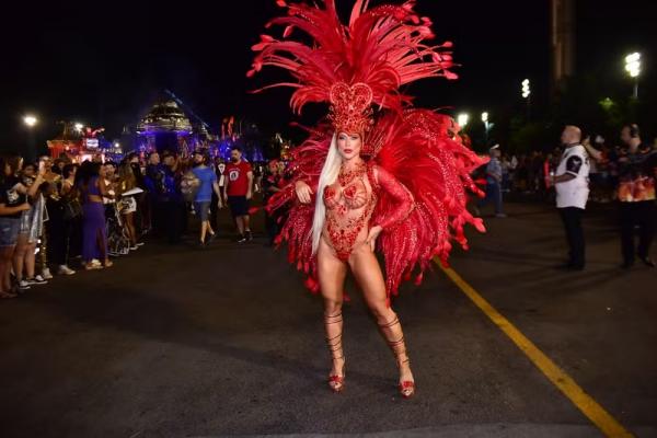 Ana Paula Minerato no desfile da Gaviões da Fiel no Carnaval 2024.(Imagem:Leo Franco/ Agnews)