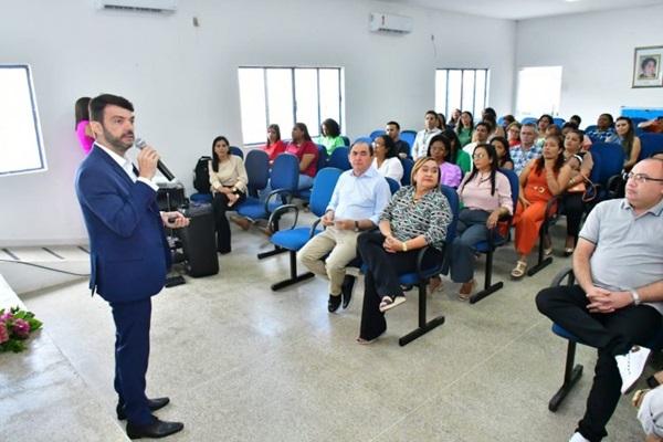 Professores da rede municipal de Floriano recebem certificado da Jornada de Educação Financeira SICREDI(Imagem:Reprodução/Secom)