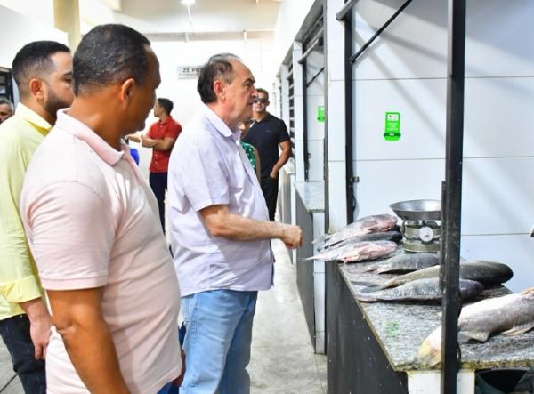  Prefeito de Floriano visita Mercado Público Central e anuncia melhorias.(Imagem:Reprodução/Instagram)