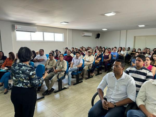  Sesapi capacita equipes de saúde de Piripiri sobre o manejo clínico da raiva humana e animal(Imagem:Divulgação)