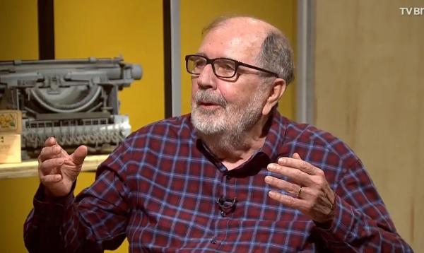 Cineasta alagoano foi entrevistado no programa Trilha de Letras.(Imagem:Frame TV Brasil)