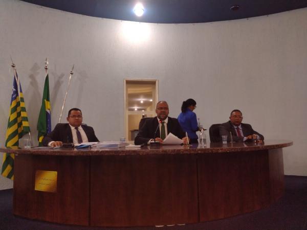 Floriano: Vereadores antecipam sessão e encerram quinzena com aprovação de nove projetos de lei