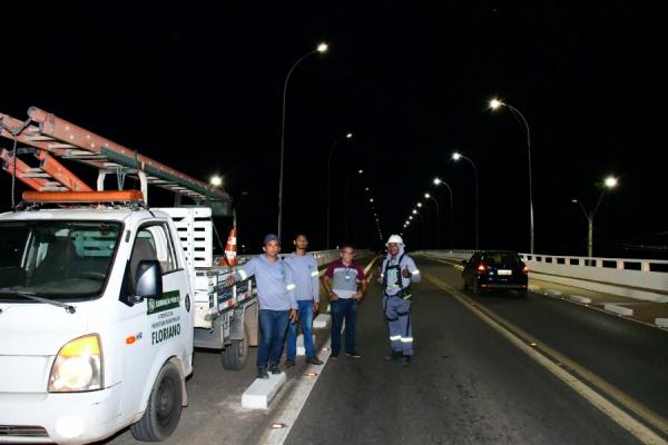 Floriano: Infraestrutura trabalha na ampliação da iluminação pública