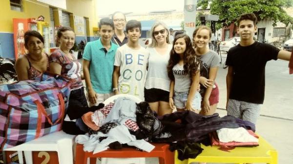 Estudantes realizam 4ª edição do Bazar da Felicidade em Floriano