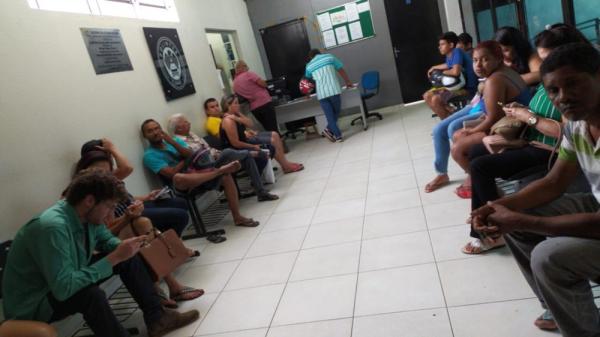 Prédio da Polinter fica sem internet e condutores reclamam de falta de atendimento