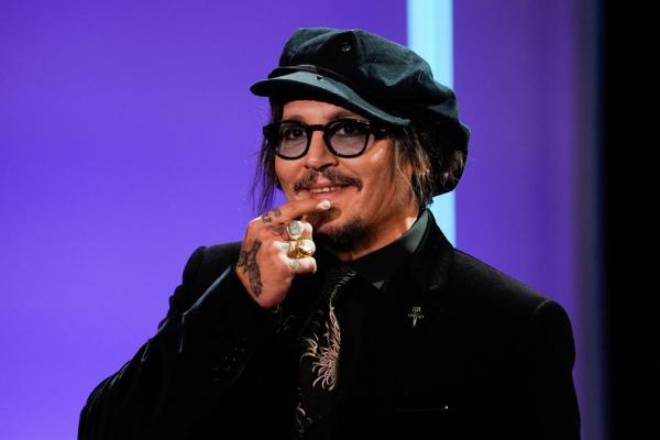 Johnny Depp critica cultura do cancelamento antes de receber prêmio em San Sebastián