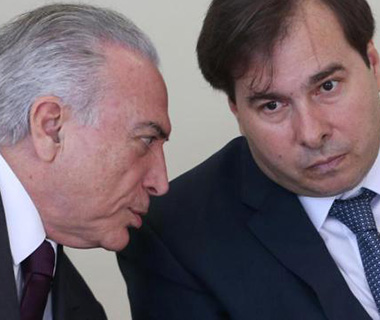 Melhor solução para o país é votar denúncia contra Temer na quarta, diz Maia