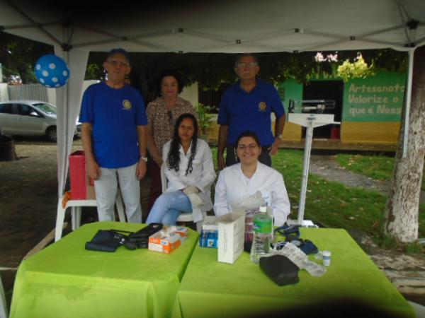 Rotary Club Bar&atilde;o de Graja&uacute; arrecada alimentos em a&ccedil;&atilde;o.(Imagem:FlorianoNews)