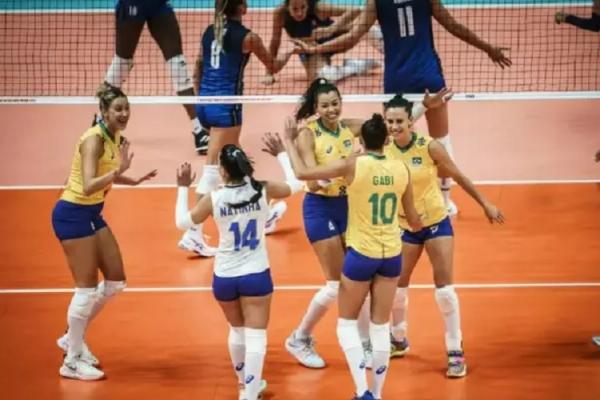Gabi brilha no ataque, e Brasil vence a Holanda no Mundial de vôlei