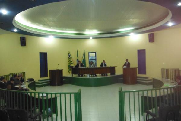 Câmara Municipal de Floriano realiza última sessão da quinzena