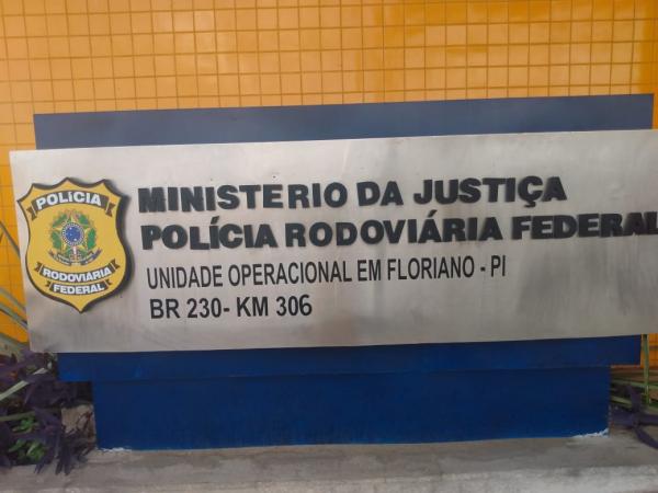 PRF de Floriano intensifica fiscalização em dia de eleição