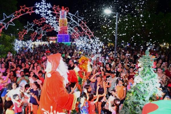 "Acender das Luzes" marca abertura da programação de fim de ano da Prefeitura de Floriano