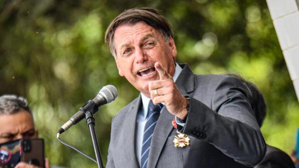 Bolsonaro convida seguidores para Parler, rede social suspensa por Google