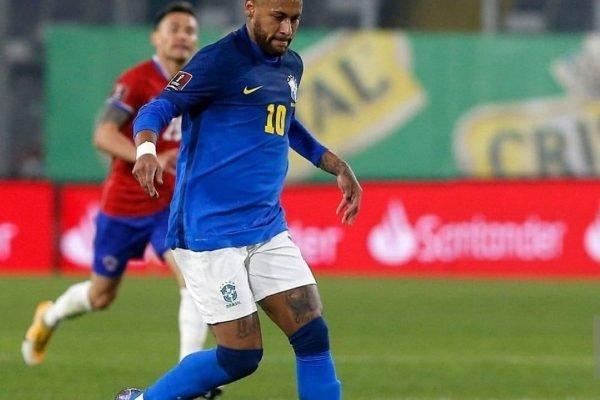 Neymar culpa camisa por ?barriguinha? durante jogo do Brasil