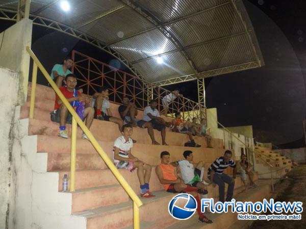 1&ordm; Jogo Solid&aacute;rio de Bar&atilde;o de Graja&uacute; arrecada alimentos para fam&iacute;lias carentes.(Imagem:FlorianoNews)