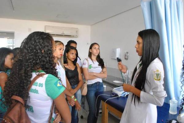 FAESF recebe visita de estudantes por meio de projeto pedag&oacute;gico.(Imagem:FAESF )