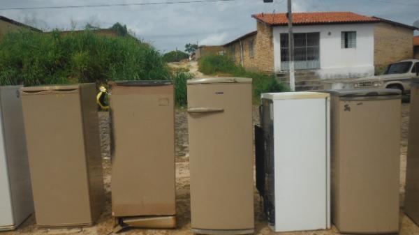 Eletrobras realizou a troca de lâmpadas e geladeiras em Floriano