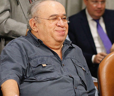 "Tem uma fila grande querendo a vice", diz Heráclito sobre Luciano