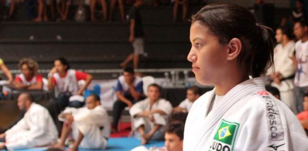 Sarah Menezes quer terminar ano com medalhas no Grand Prix de Clubes e Grand Slam T&oacute;quio.(Imagem:Josiel Martins )