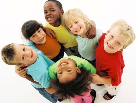 Campanha incentiva doações para atenção a crianças e adolescentes