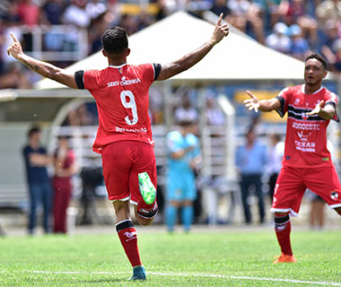Com 2 a menos, River vence e segue na Copa São Paulo