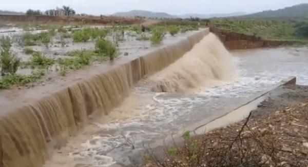  Barragem Serra do Brejo transbordou, na zona rural de Queimada Nova, Sul do Piau&iacute;.(Imagem: Reprodu&ccedil;&atilde;o )
