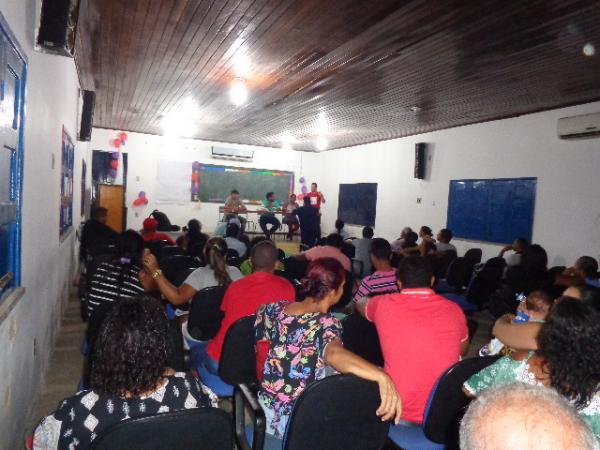 Prefeitura realiza sorteio de barracas do entorno do cais de Floriano