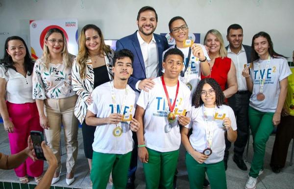 Passe Livre Enem: 14 mil estudantes serão beneficiados com transporte na capital e interior