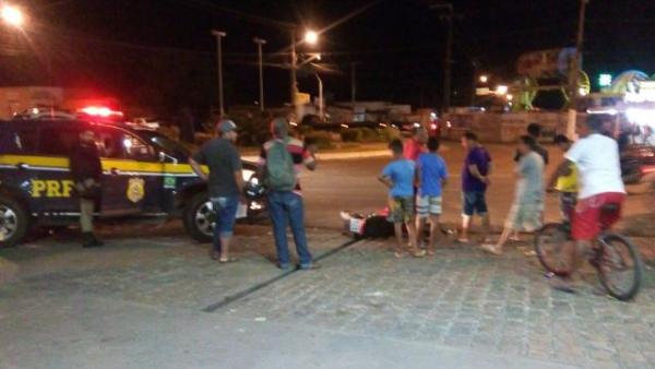 Motociclista fica ferido em acidente com caminhão em Floriano.(Imagem:Reprodução/Whats App)
