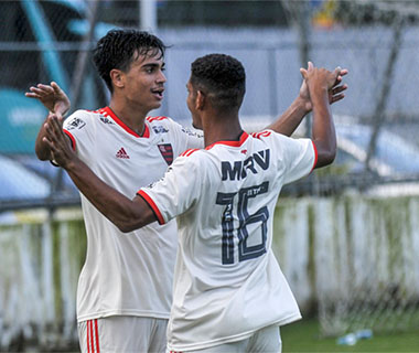 Reinier é liberado pelo STJD e reforça o Flamengo contra o Avaí em Brasília