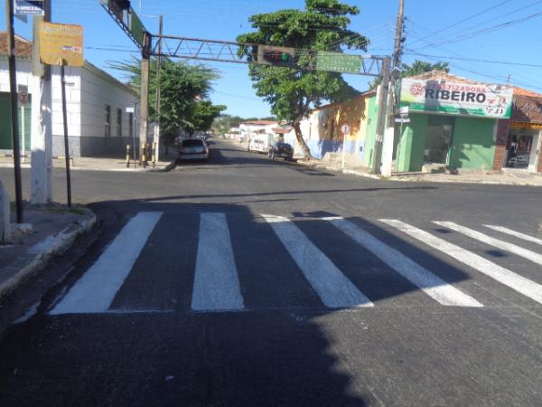 Após recapeamento, SUTRAN promove pintura de faixas no centro de Floriano