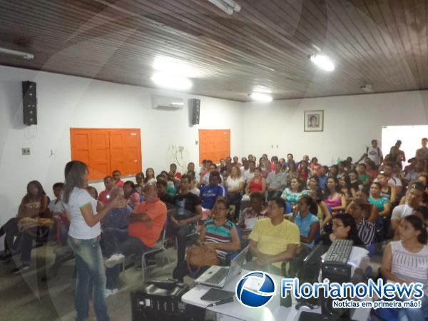SEMED realizou capacita&ccedil;&atilde;o com monitores do Programa Mais Educa&ccedil;&atilde;o.(Imagem:FlorianoNews)