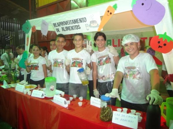Escola Pequeno Pr&iacute;ncipe realizou XIV Feira de Ci&ecirc;ncias. (Imagem:FlorianoNews)