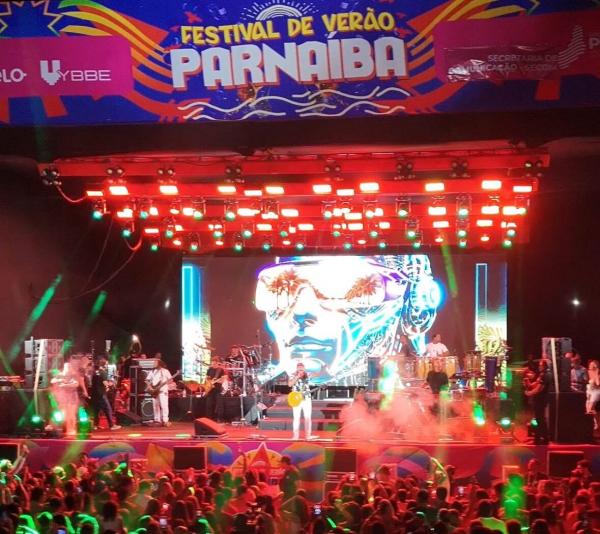Festival de Verão de Parnaíba atrai milhares de pessoas e movimenta turismo do litoral piauiense